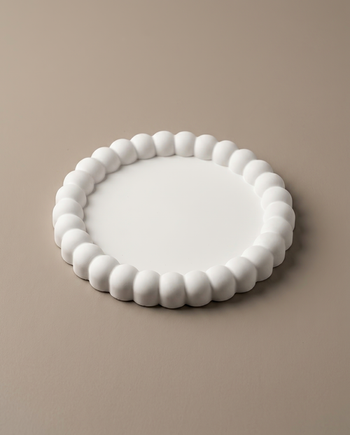 Kera Parl handmade round matte white coaster with bubble-bead edge by GlowBaltic